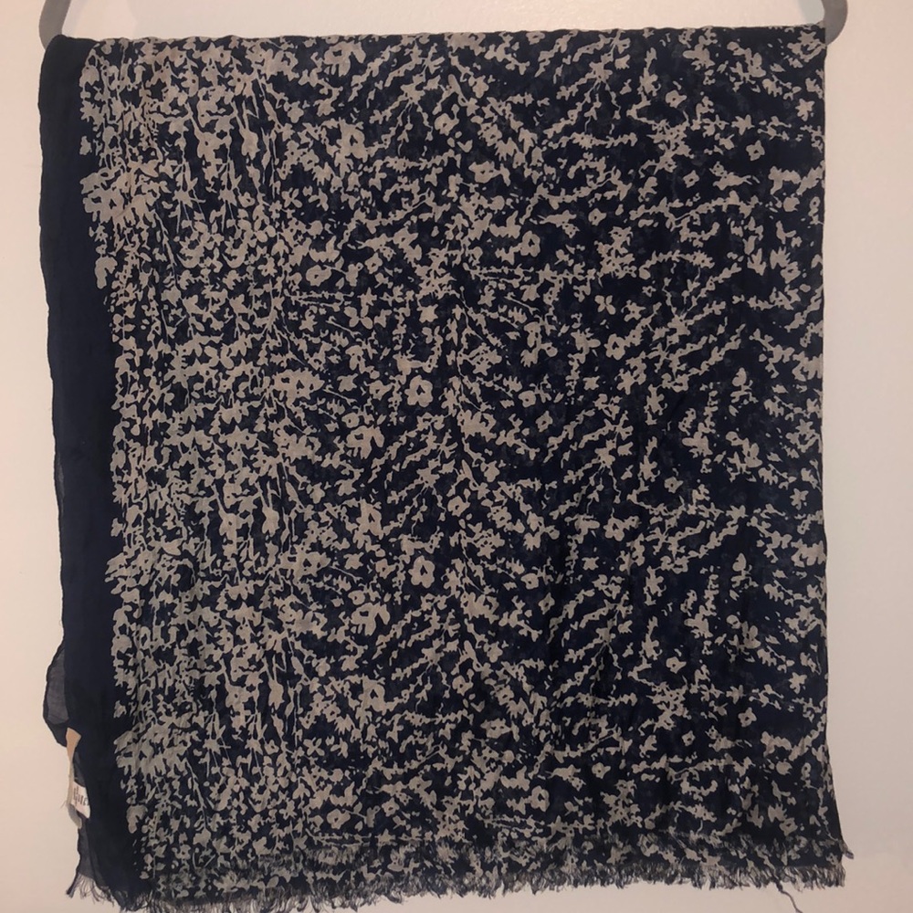 Banana republic laurel scarf navy